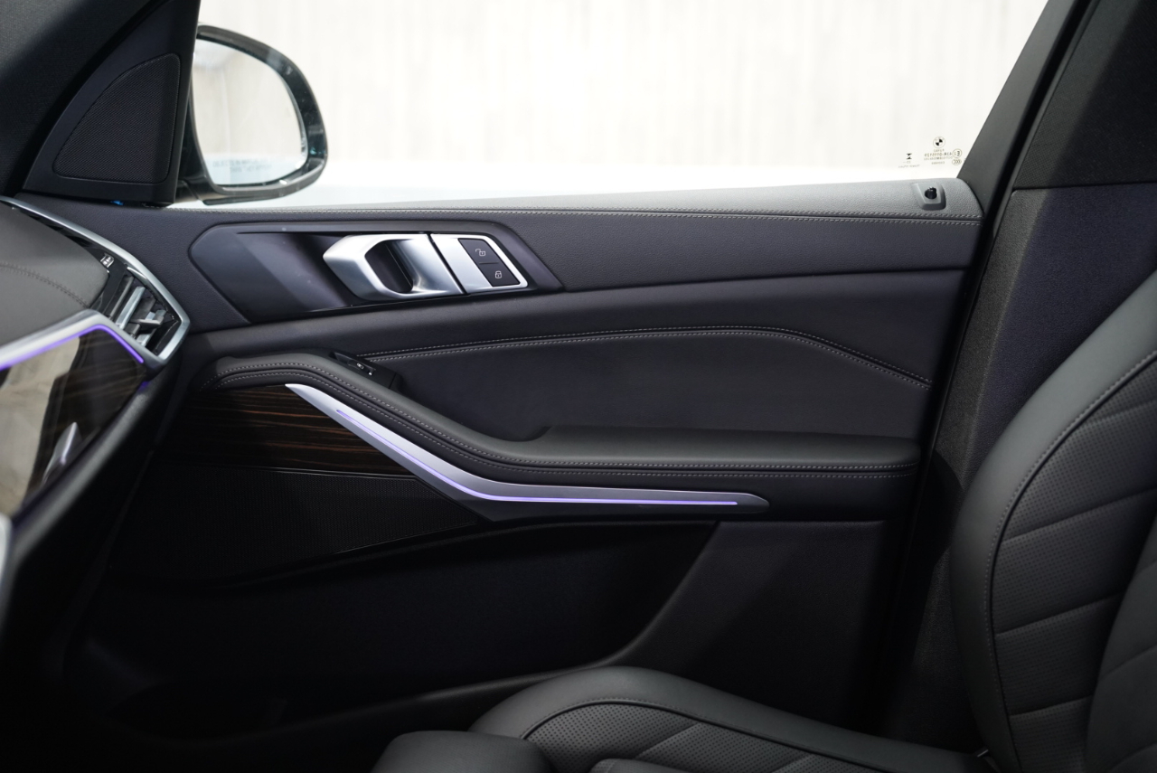 BMW X5 xDrive40i Sports Activity Vehicle 2023