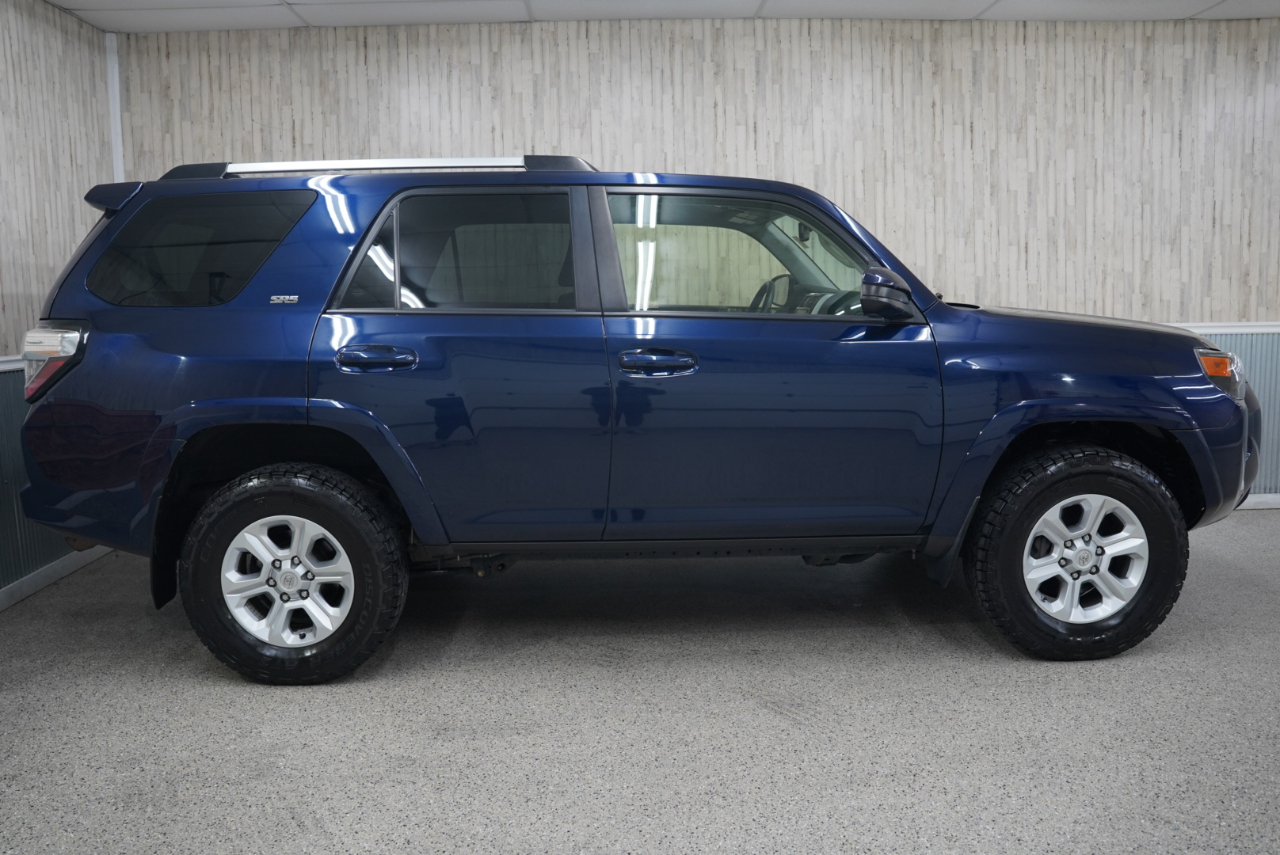 Toyota 4Runner SR5 4WD 2021