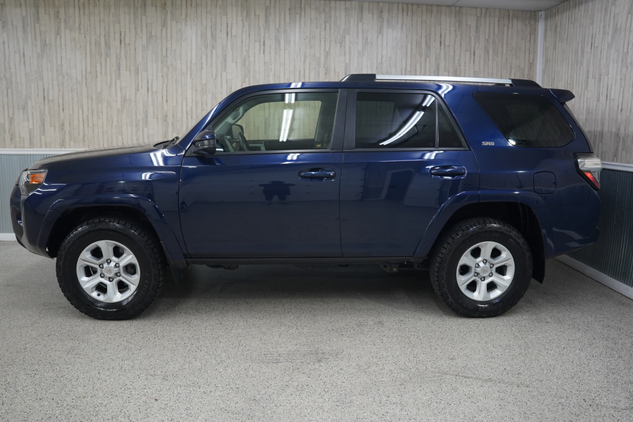 Toyota 4Runner SR5 4WD 2021