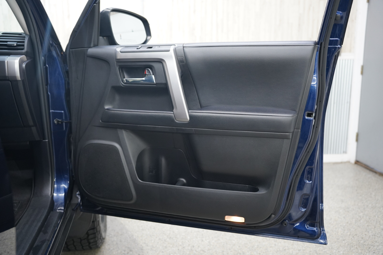 Toyota 4Runner SR5 4WD 2021