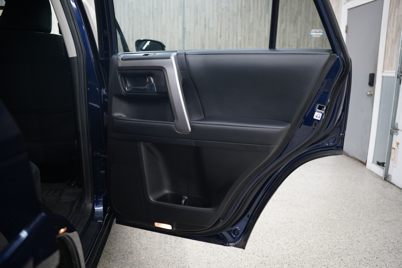 Toyota 4Runner SR5 4WD 2021