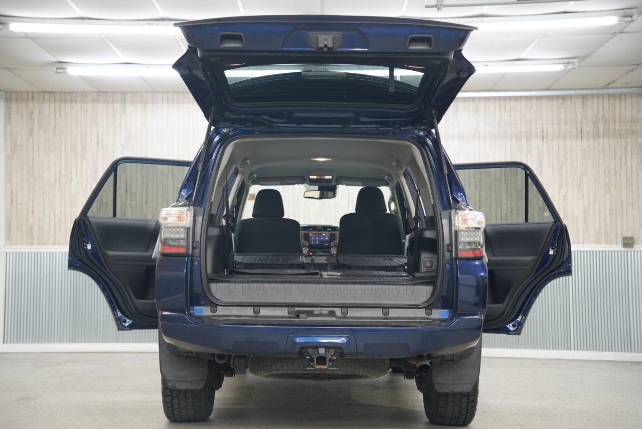 Toyota 4Runner SR5 4WD 2021