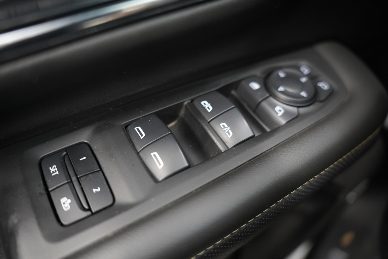 GMC Yukon XL 4WD 4dr SLT 2024