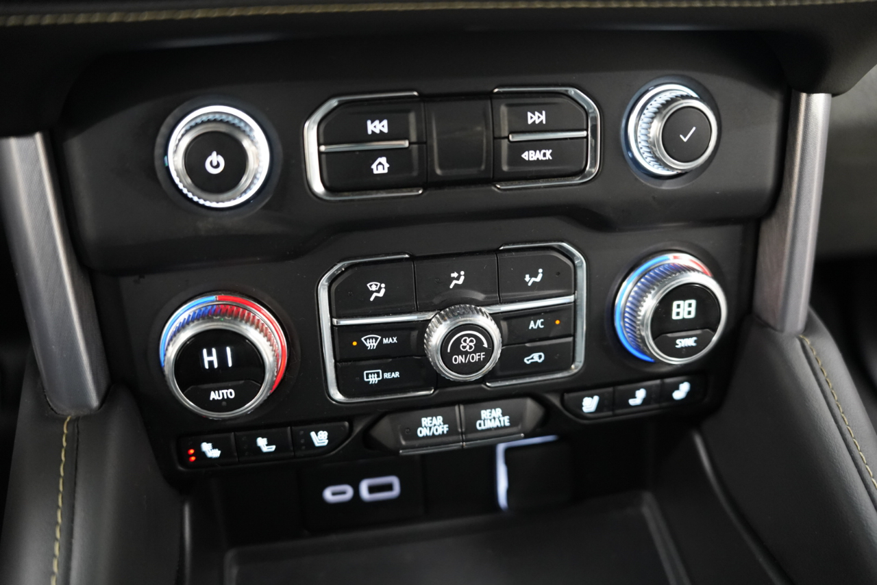 GMC Yukon XL 4WD 4dr SLT 2024