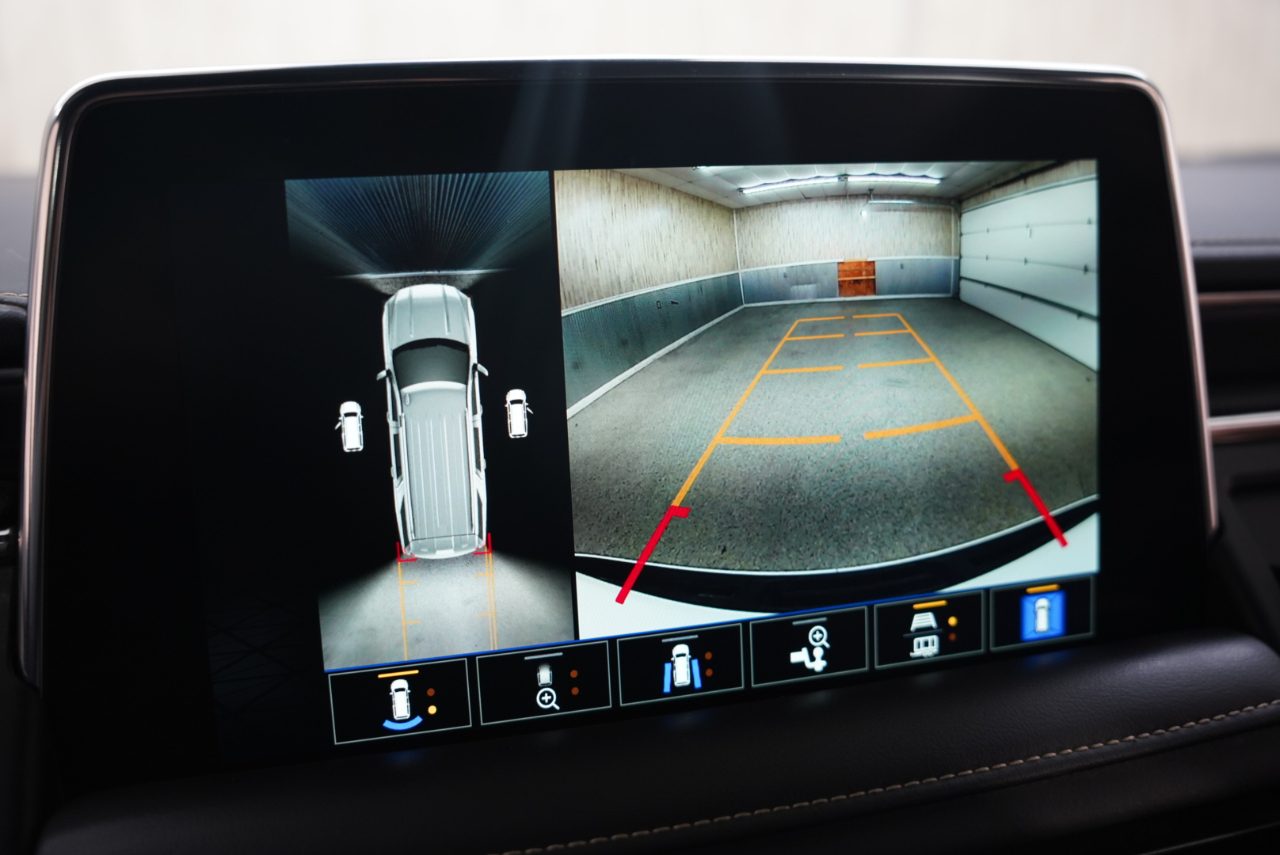 GMC Yukon XL 4WD 4dr SLT 2024