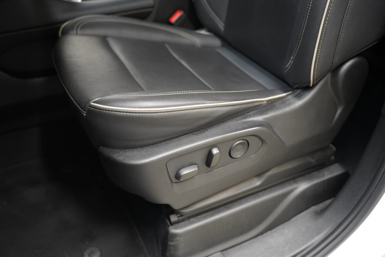 GMC Yukon XL 4WD 4dr SLT 2024