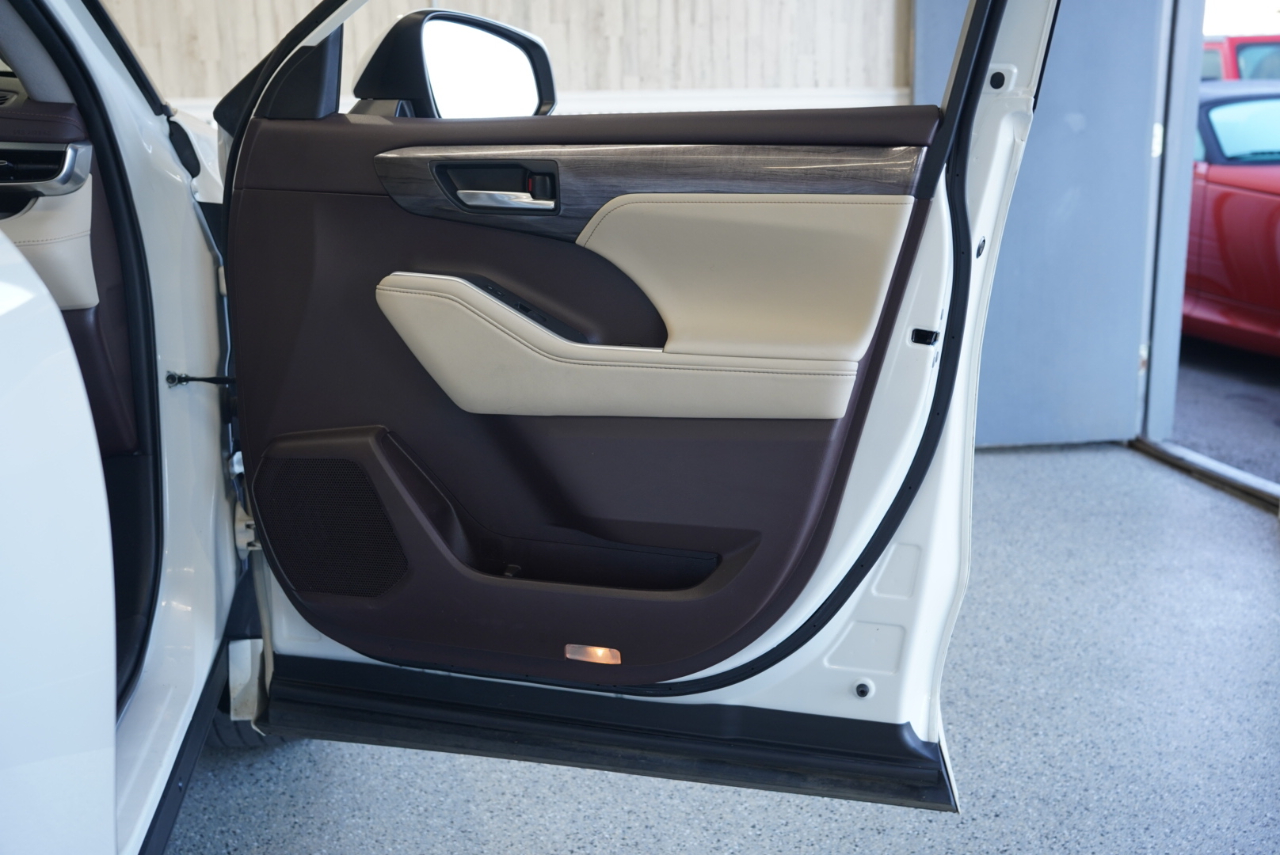 Toyota Highlander Platinum FWD (Natl) 2021