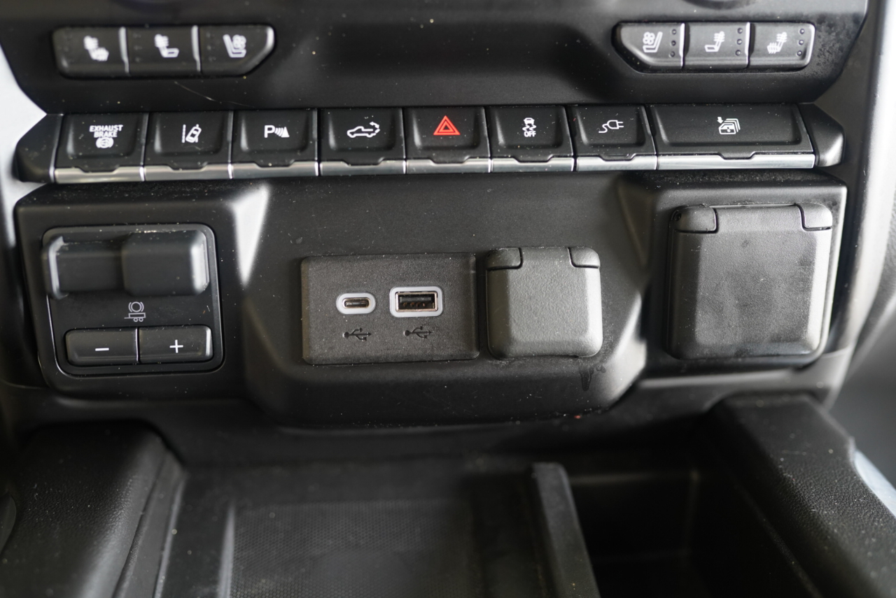 Chevrolet Silverado 3500HD 4WD Crew Cab 172" LTZ 2022