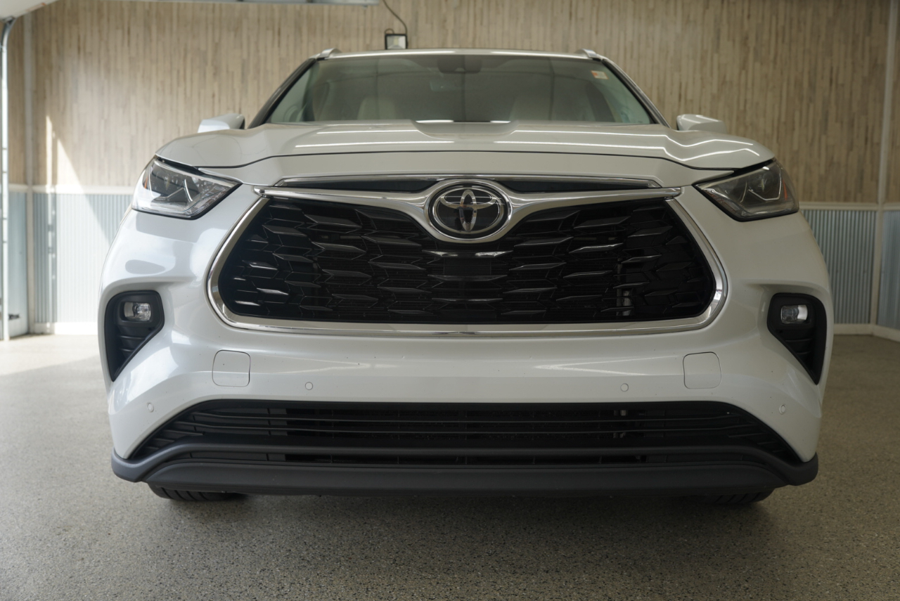 Toyota Highlander Limited AWD 2023