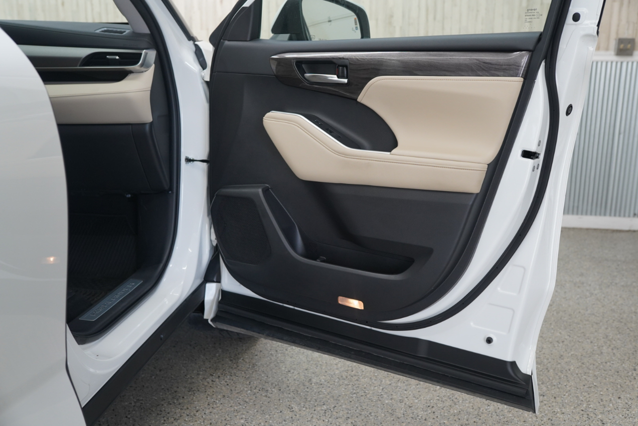 Toyota Highlander Limited AWD 2023