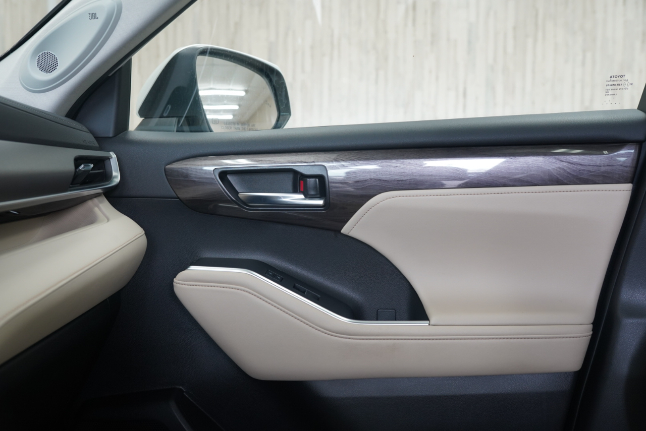 Toyota Highlander Limited AWD 2023