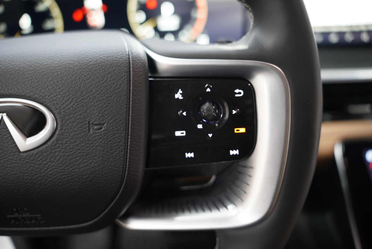 Infiniti QX80 LUXE AWD 2025