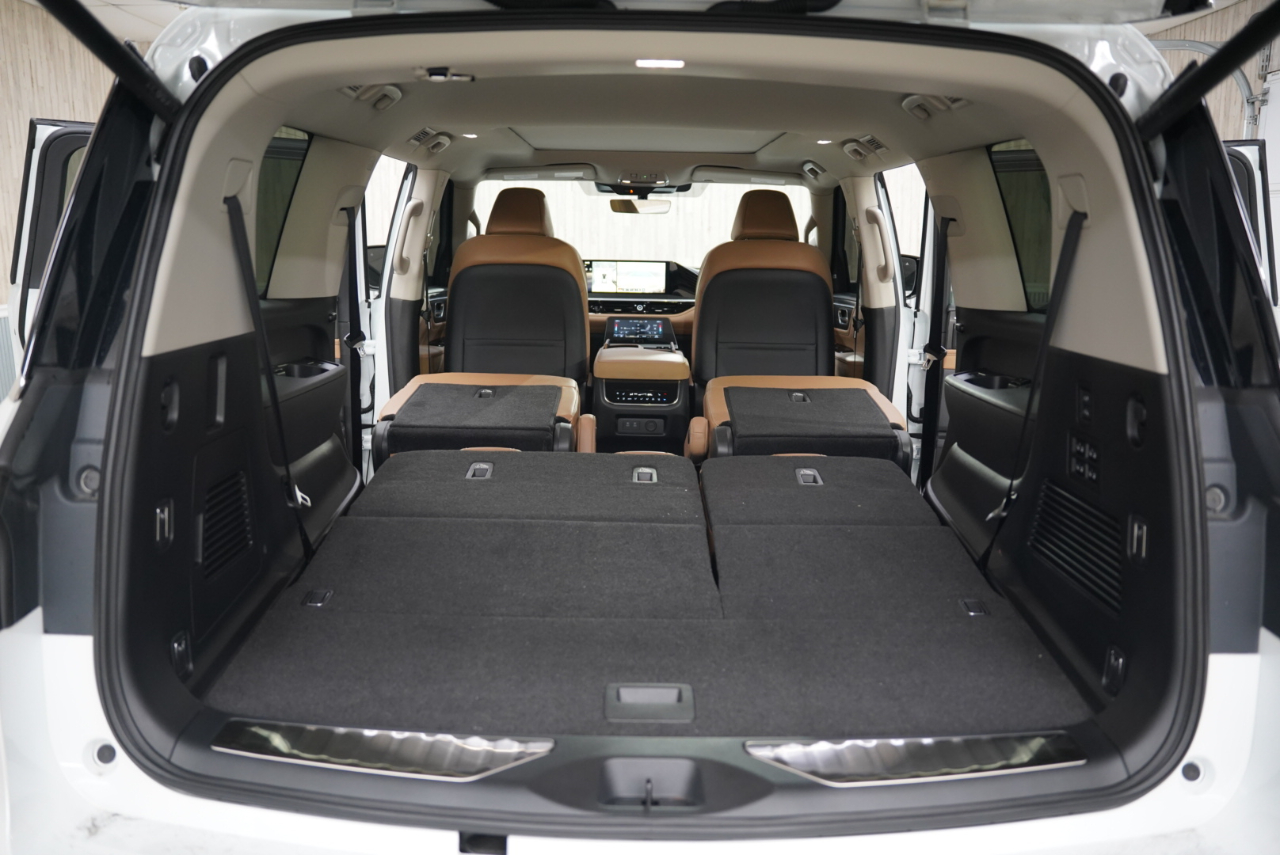 Infiniti QX80 LUXE AWD 2025