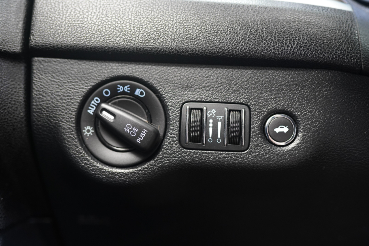 Chrysler 300 4dr Sdn 300C RWD 2014