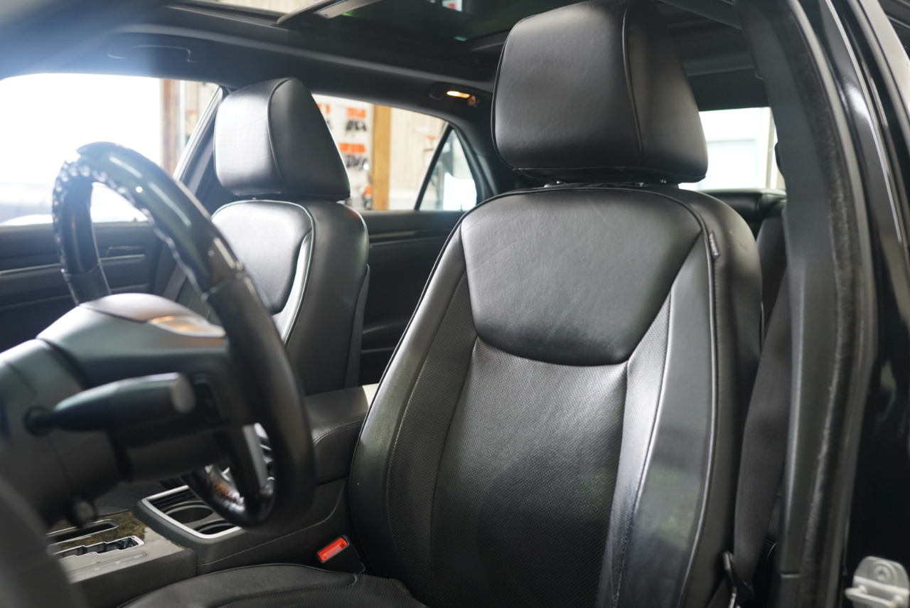 Chrysler 300 4dr Sdn 300C RWD 2014