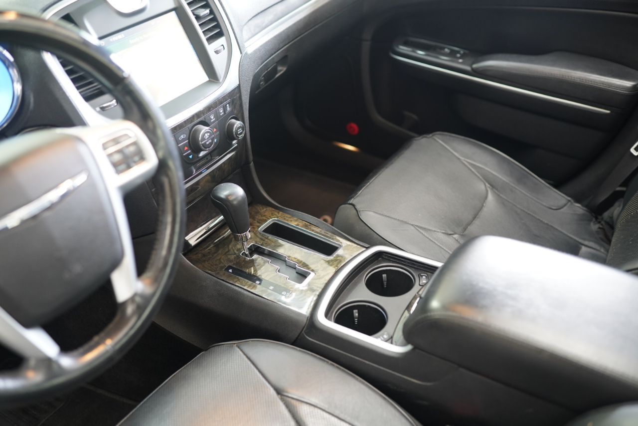 Chrysler 300 4dr Sdn 300C RWD 2014