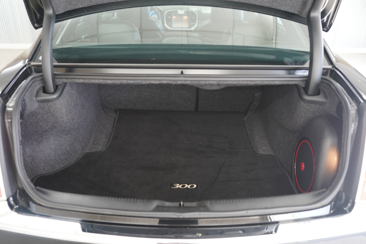 Chrysler 300 4dr Sdn 300C RWD 2014