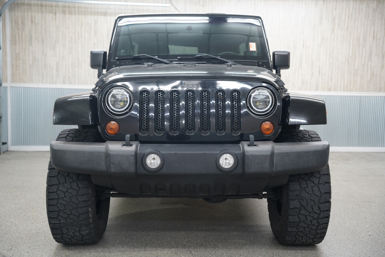Jeep Wrangler Unlimited 4WD 4dr Sahara 2012