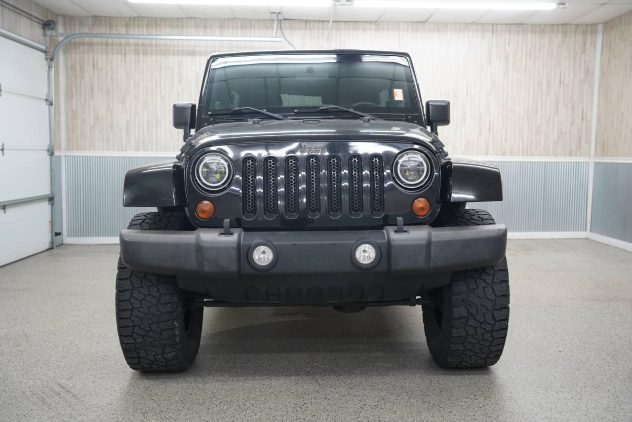 Jeep Wrangler Unlimited 4WD 4dr Sahara 2012
