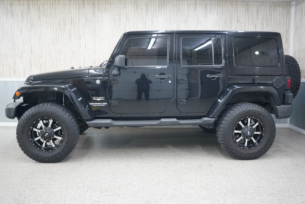 Jeep Wrangler Unlimited 4WD 4dr Sahara 2012