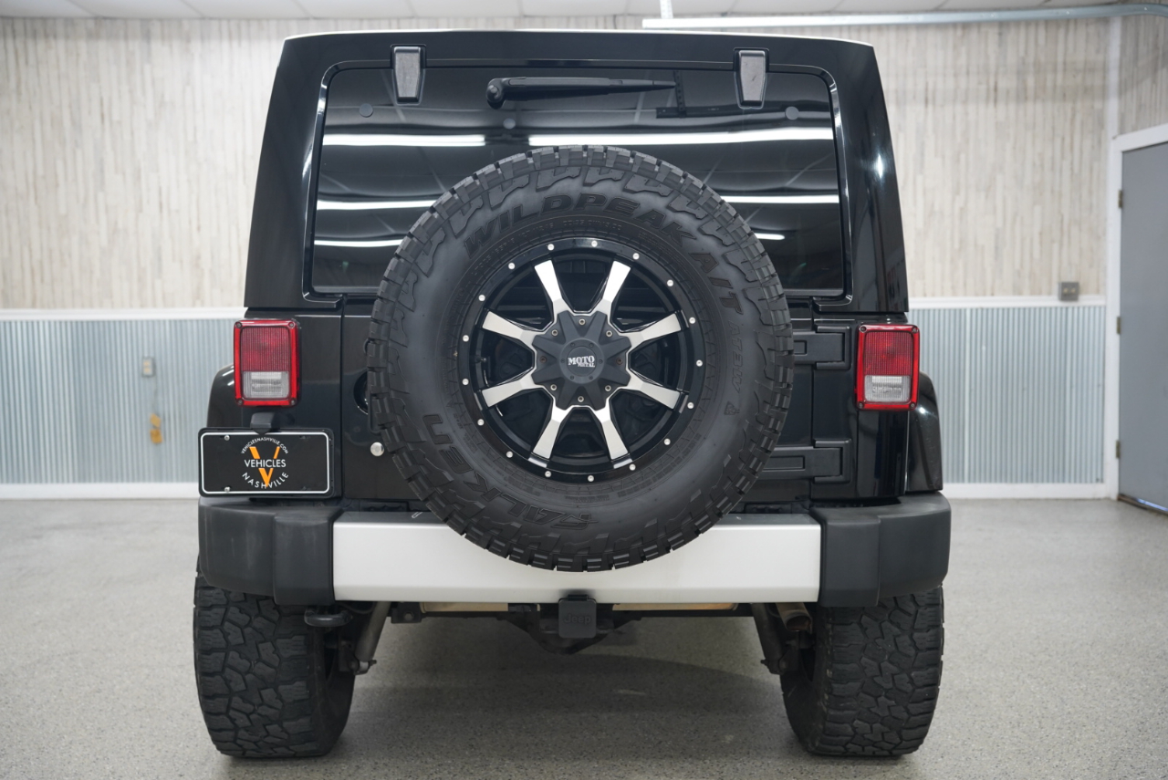 Jeep Wrangler Unlimited 4WD 4dr Sahara 2012