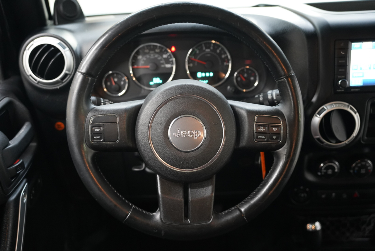 Jeep Wrangler Unlimited 4WD 4dr Sahara 2012