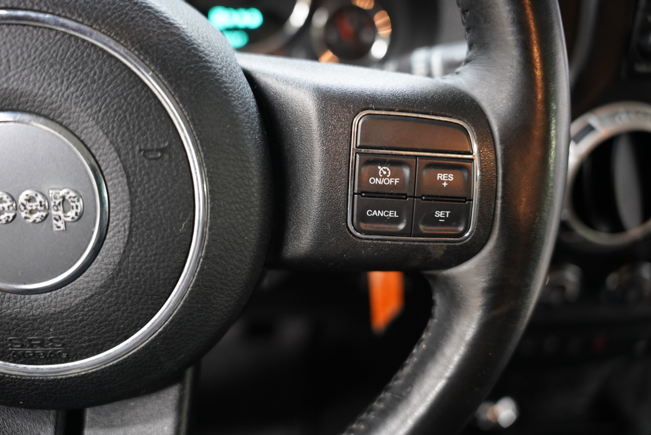 Jeep Wrangler Unlimited 4WD 4dr Sahara 2012