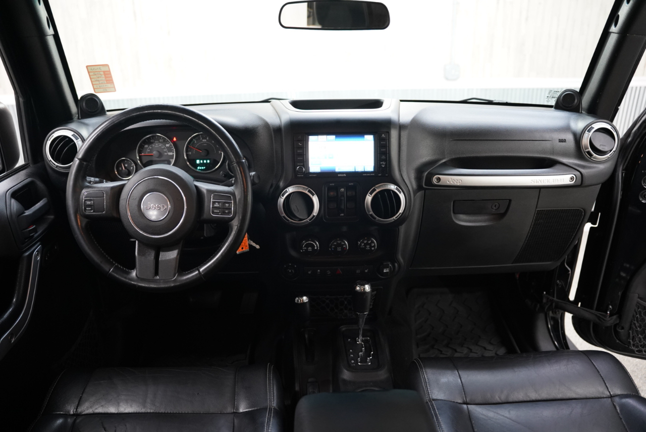 Jeep Wrangler Unlimited 4WD 4dr Sahara 2012