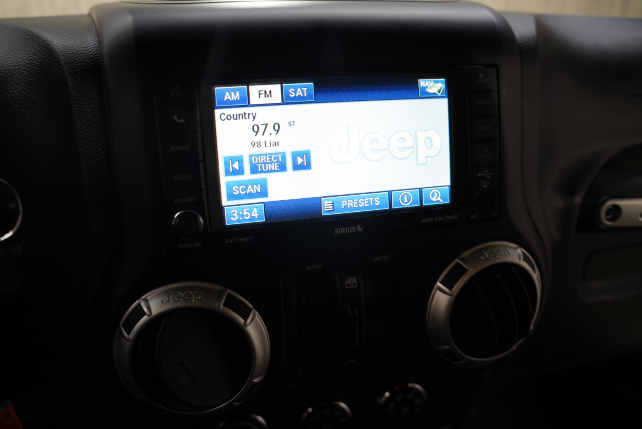 Jeep Wrangler Unlimited 4WD 4dr Sahara 2012