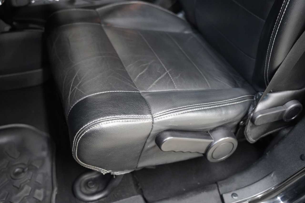 Jeep Wrangler Unlimited 4WD 4dr Sahara 2012