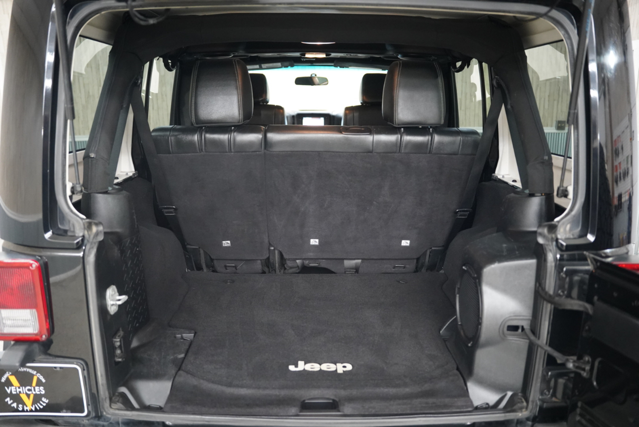 Jeep Wrangler Unlimited 4WD 4dr Sahara 2012