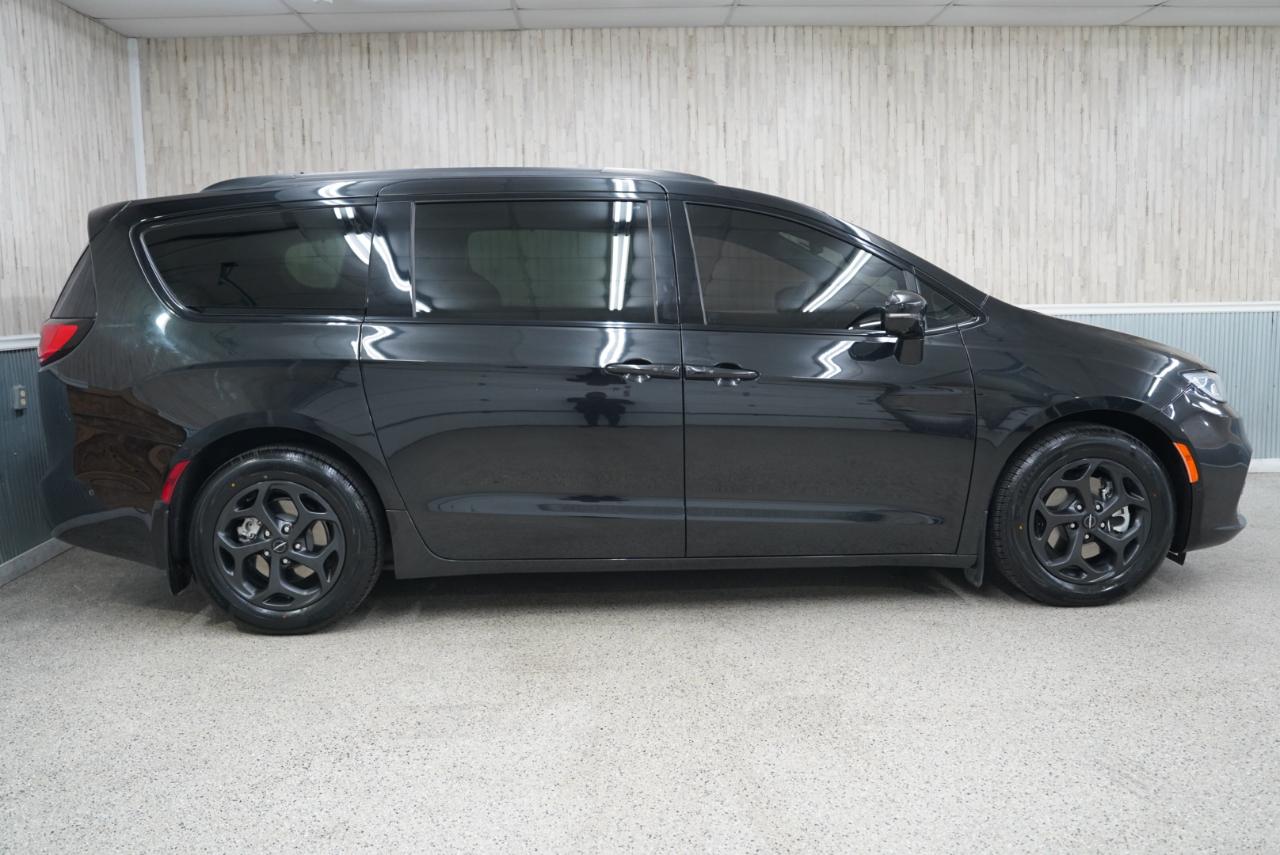 Chrysler Pacifica Hybrid Touring L FWD 2021