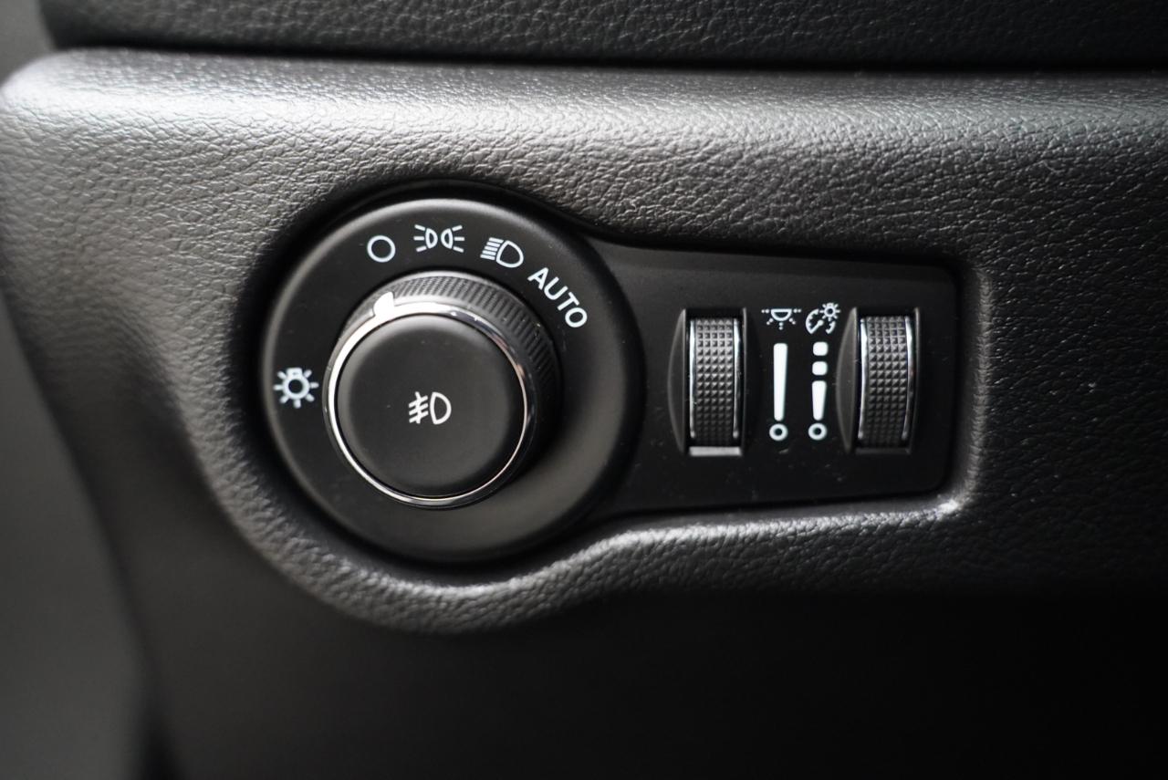 Chrysler Pacifica Hybrid Touring L FWD 2021