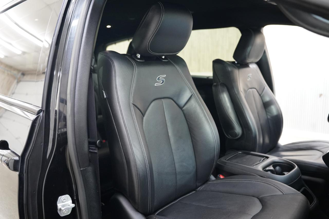 Chrysler Pacifica Hybrid Touring L FWD 2021