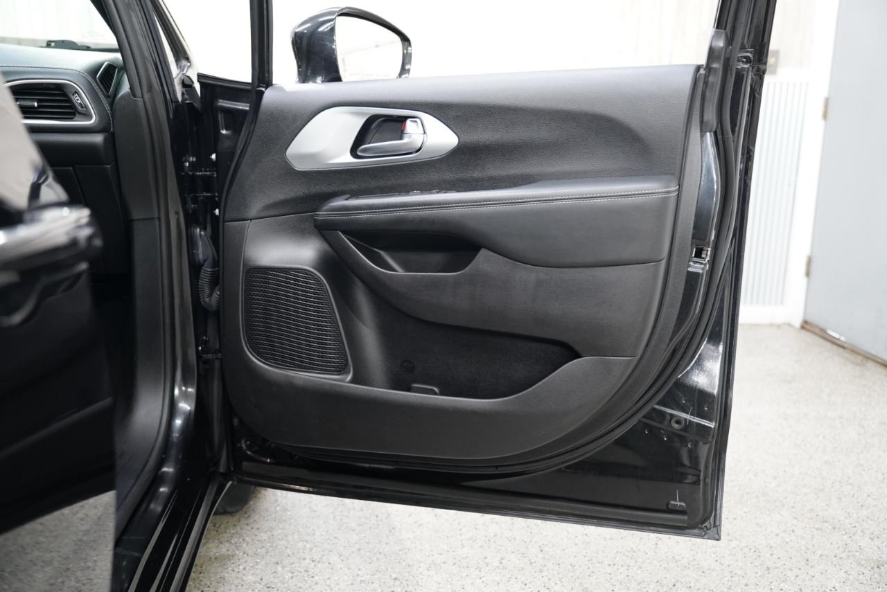 Chrysler Pacifica Hybrid Touring L FWD 2021