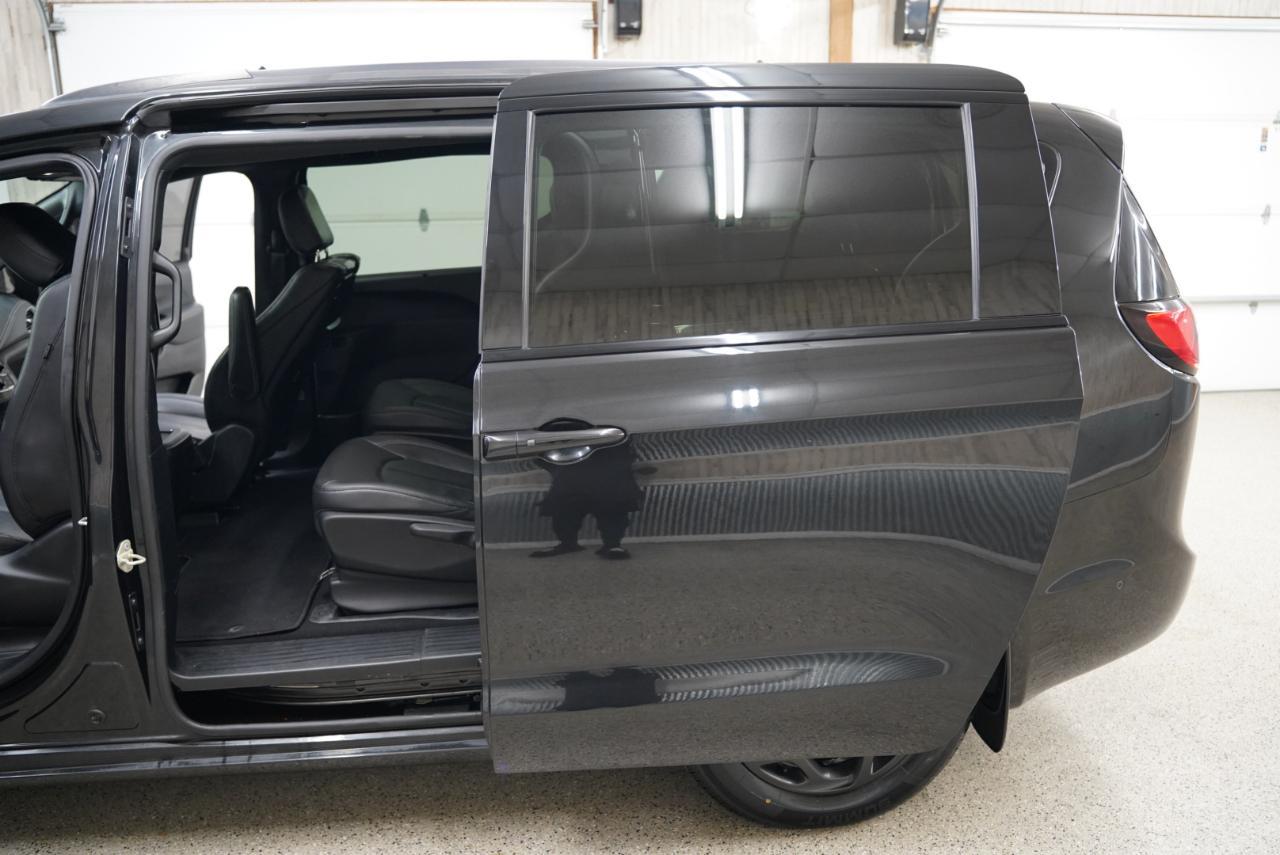 Chrysler Pacifica Hybrid Touring L FWD 2021