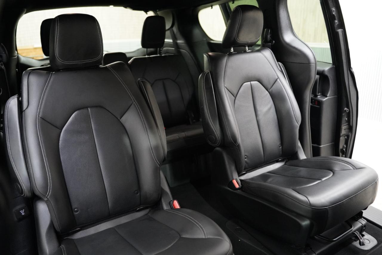 Chrysler Pacifica Hybrid Touring L FWD 2021