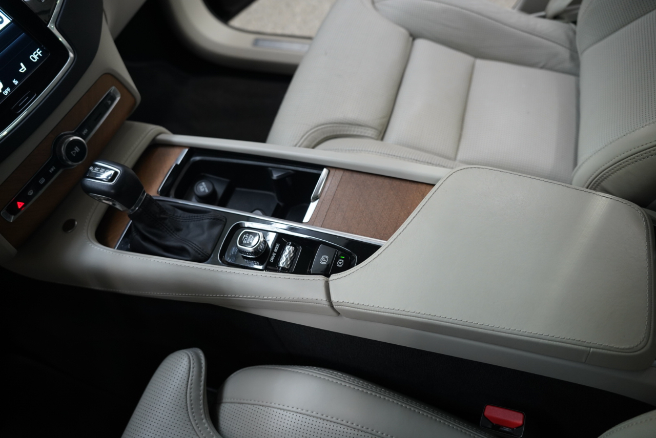 Volvo XC90 T6 AWD Inscription 6 Passenger 2020