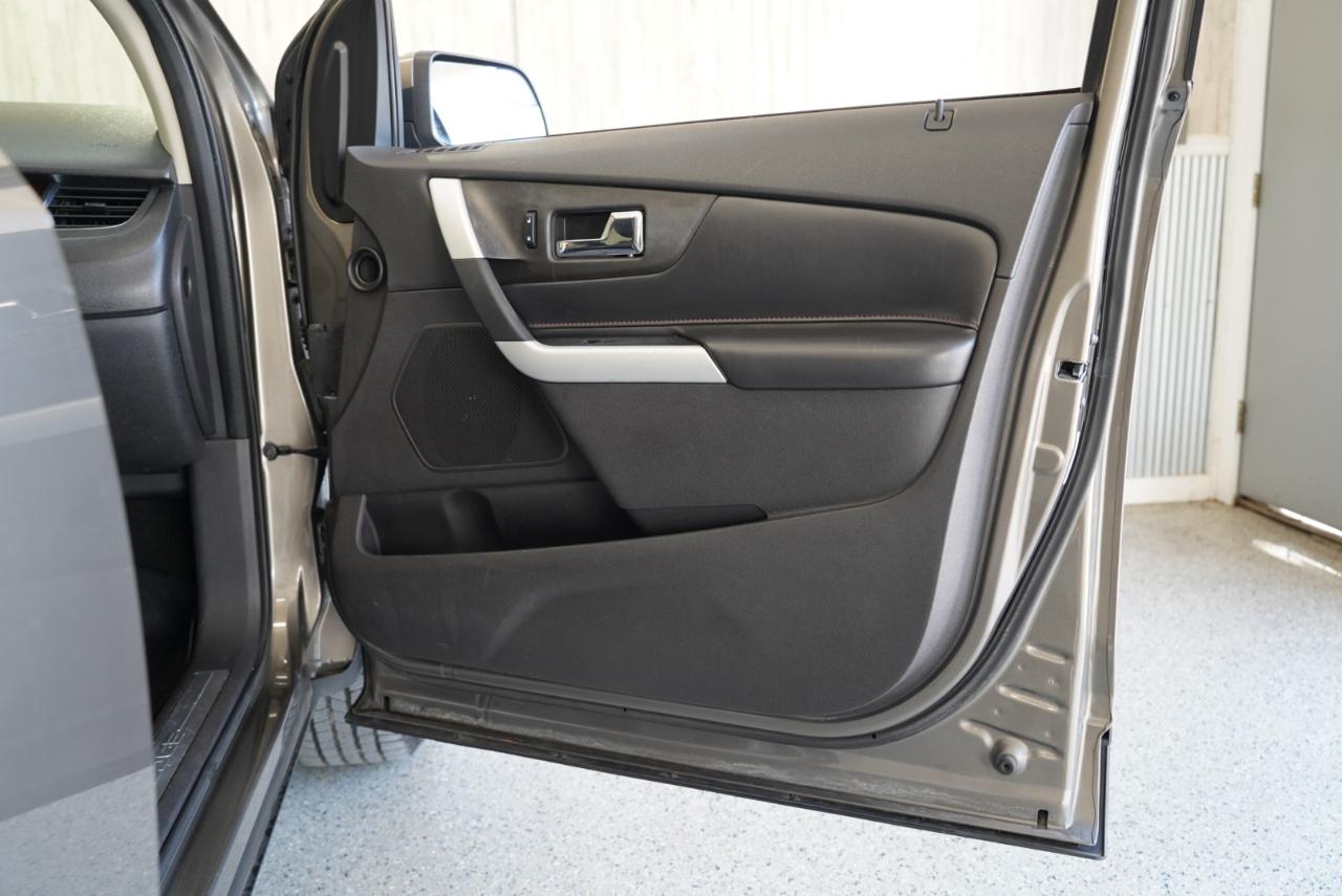 Ford Edge 4dr Limited FWD 2012