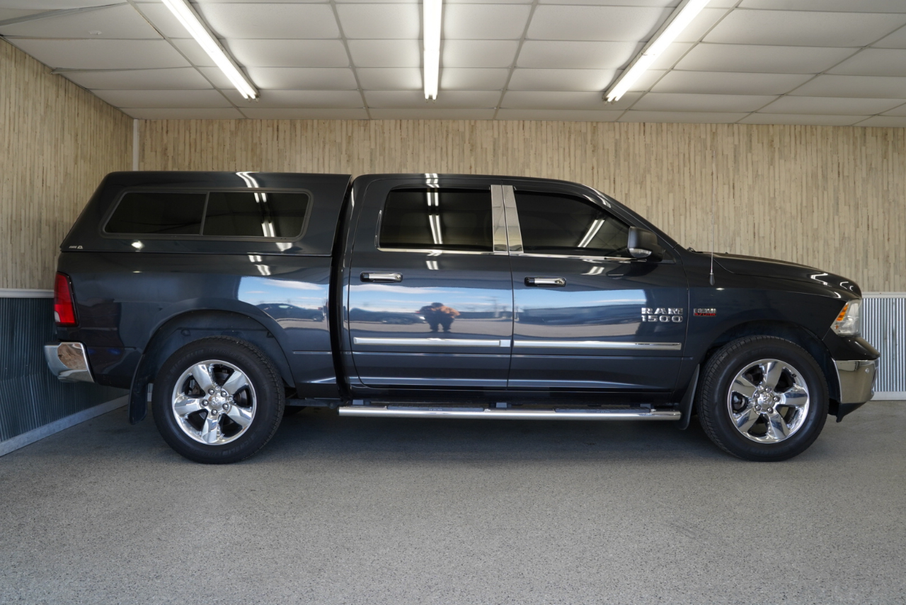 RAM 1500 Big Horn 4x4 Crew Cab 5'7" Box 2017
