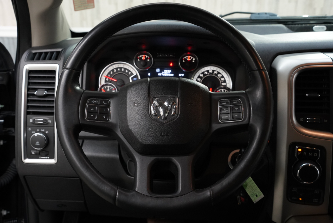 RAM 1500 Big Horn 4x4 Crew Cab 5'7" Box 2017