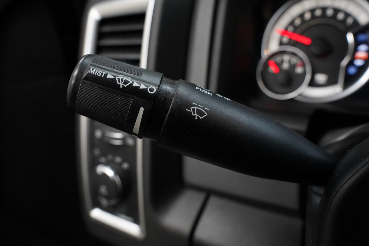 RAM 1500 Big Horn 4x4 Crew Cab 5'7" Box 2017