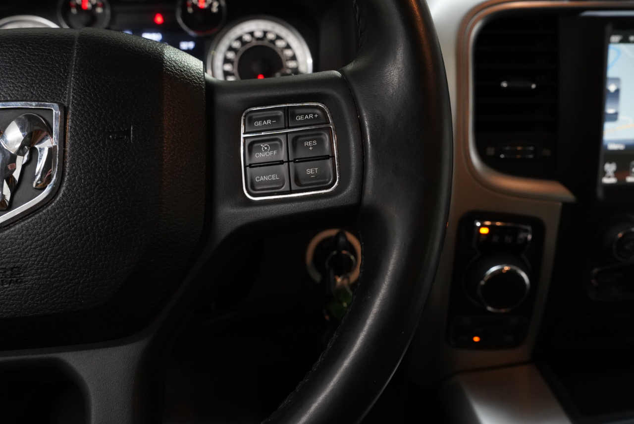 RAM 1500 Big Horn 4x4 Crew Cab 5'7" Box 2017