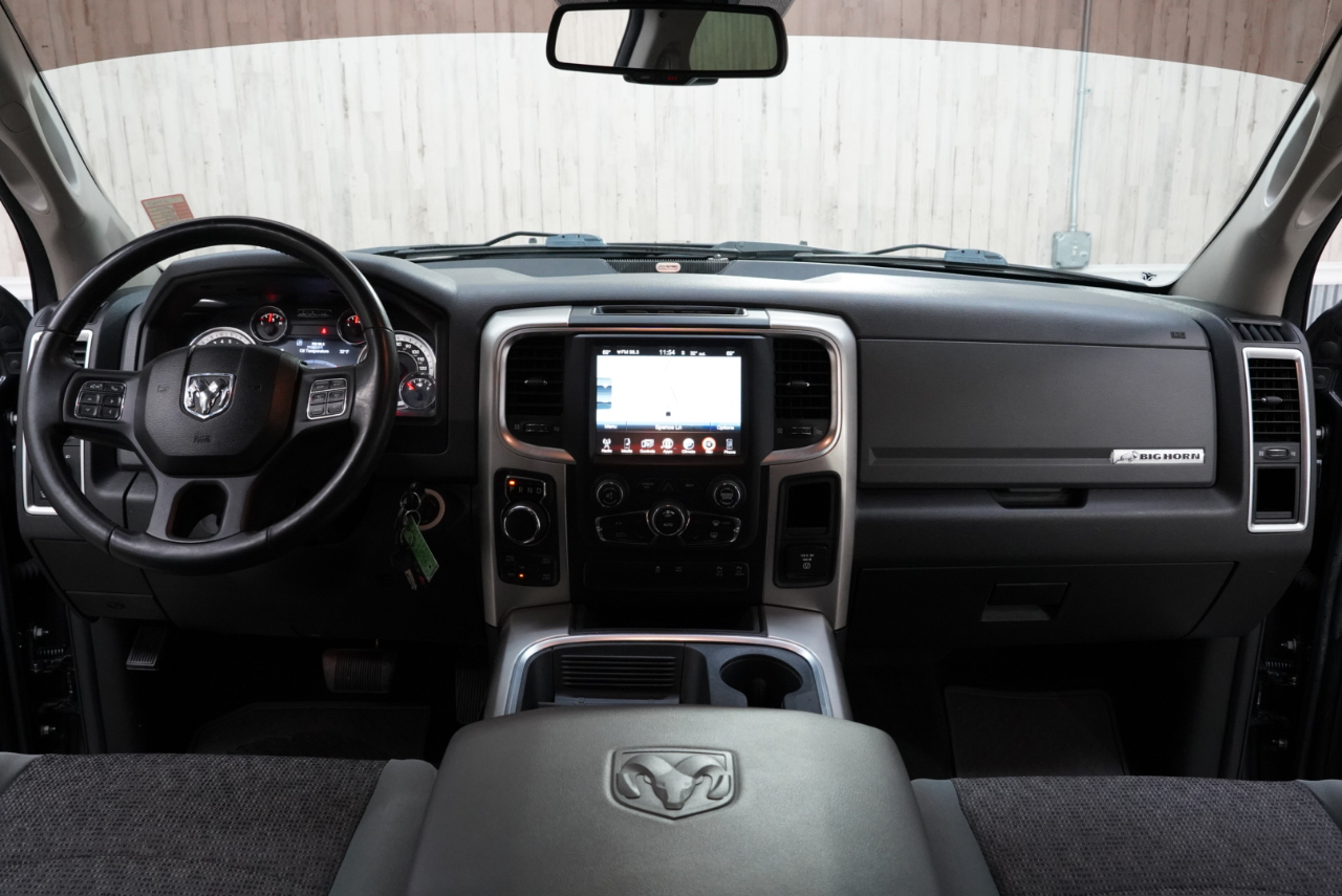 RAM 1500 Big Horn 4x4 Crew Cab 5'7" Box 2017