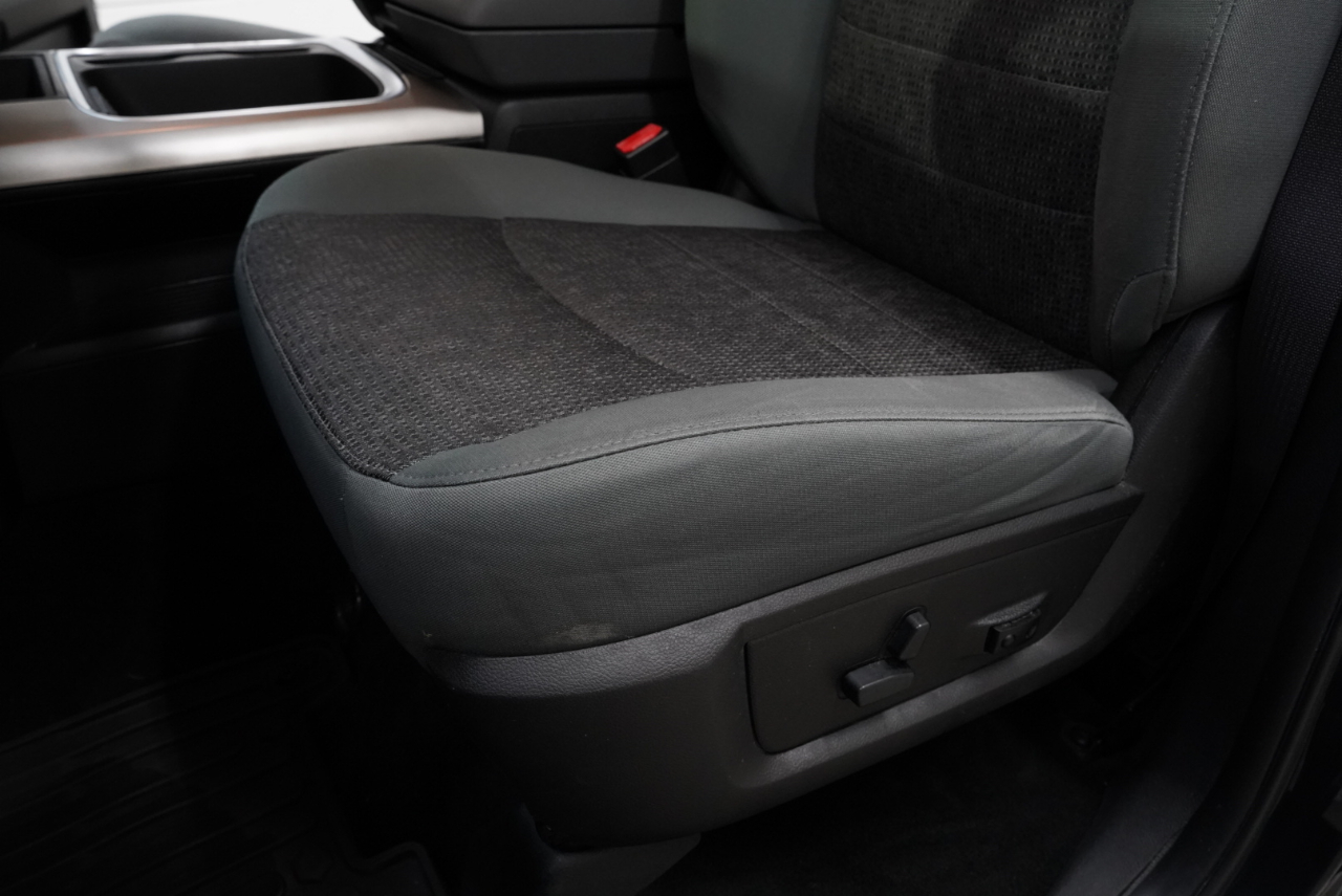 RAM 1500 Big Horn 4x4 Crew Cab 5'7" Box 2017