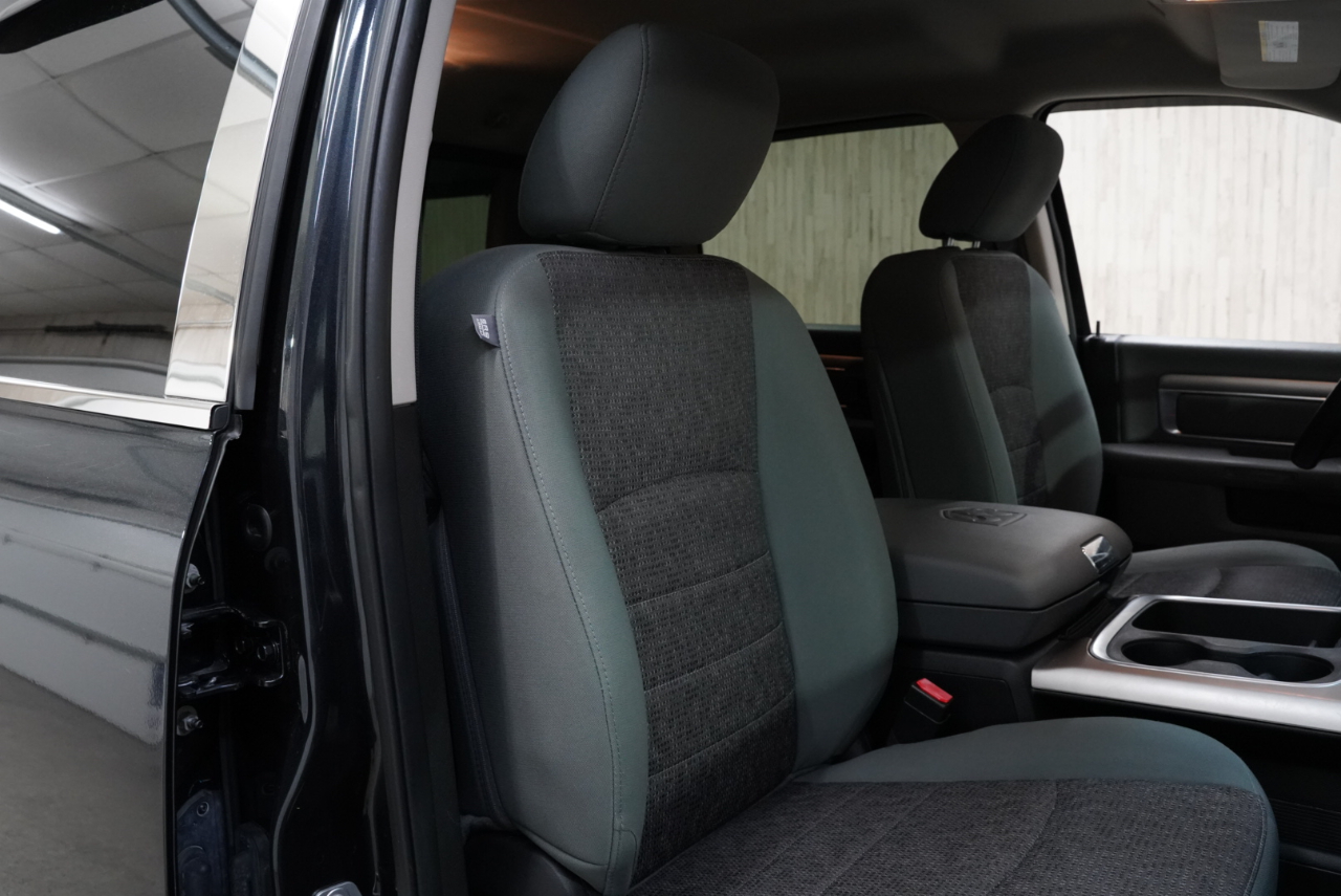 RAM 1500 Big Horn 4x4 Crew Cab 5'7" Box 2017