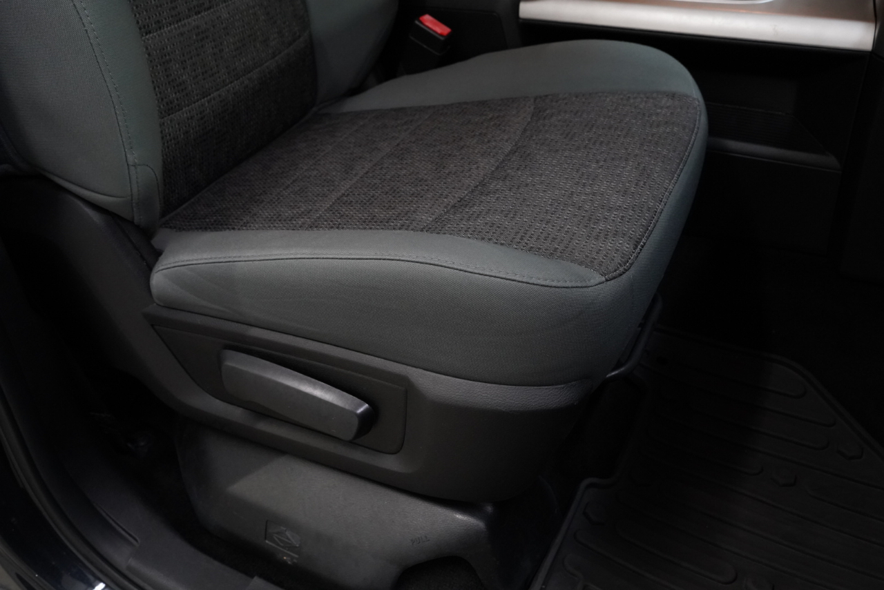 RAM 1500 Big Horn 4x4 Crew Cab 5'7" Box 2017