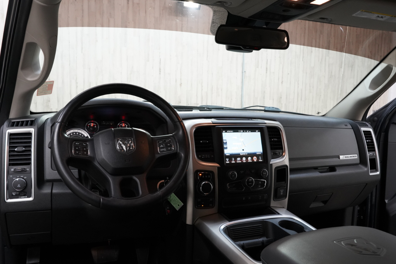 RAM 1500 Big Horn 4x4 Crew Cab 5'7" Box 2017