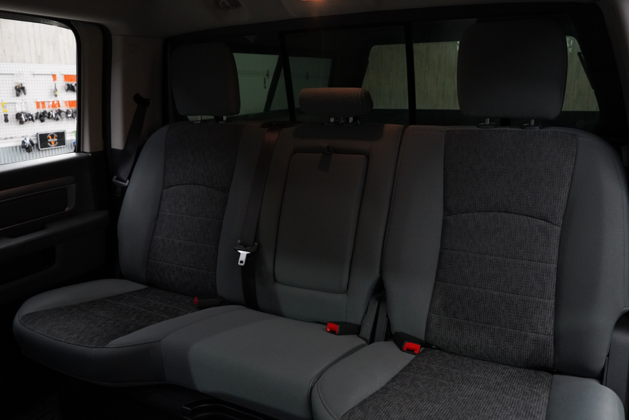 RAM 1500 Big Horn 4x4 Crew Cab 5'7" Box 2017