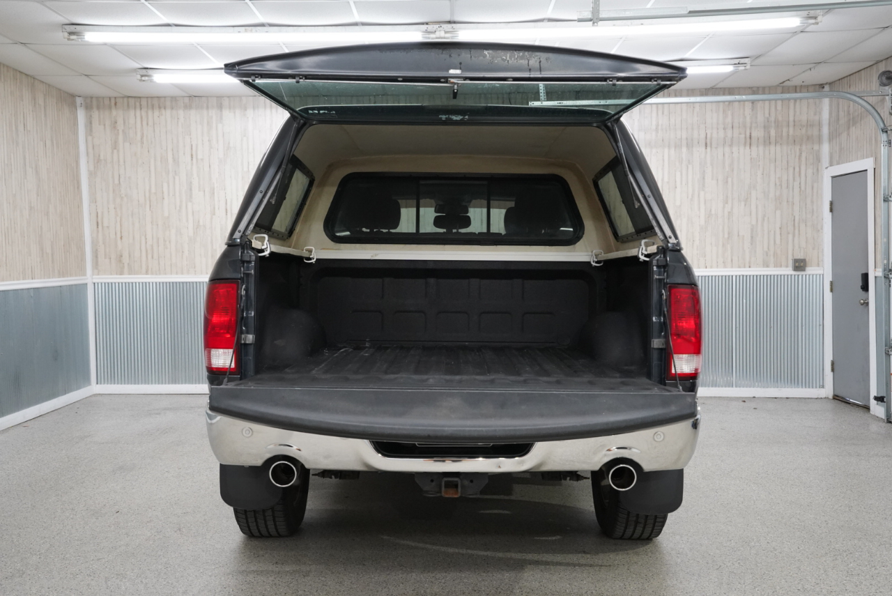 RAM 1500 Big Horn 4x4 Crew Cab 5'7" Box 2017